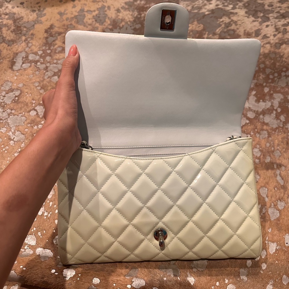 Chanel New Clutch - Picture 6 of 6